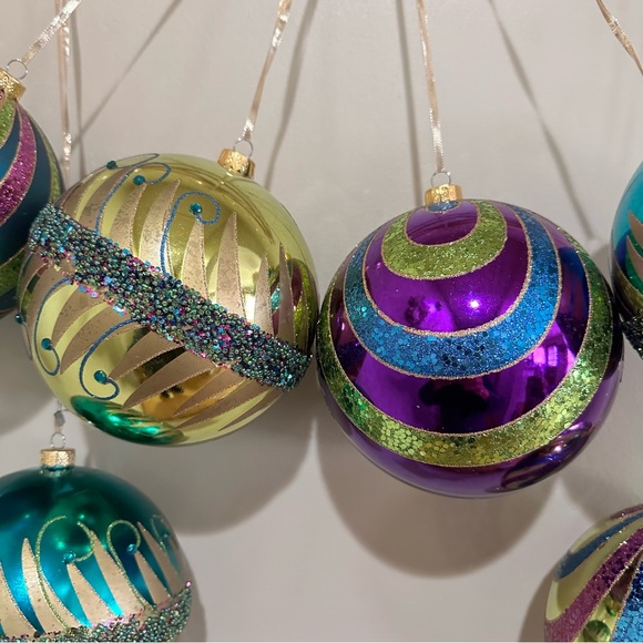 6 CELEBRATE IT ORNAMENTS - Picture 13 of 17